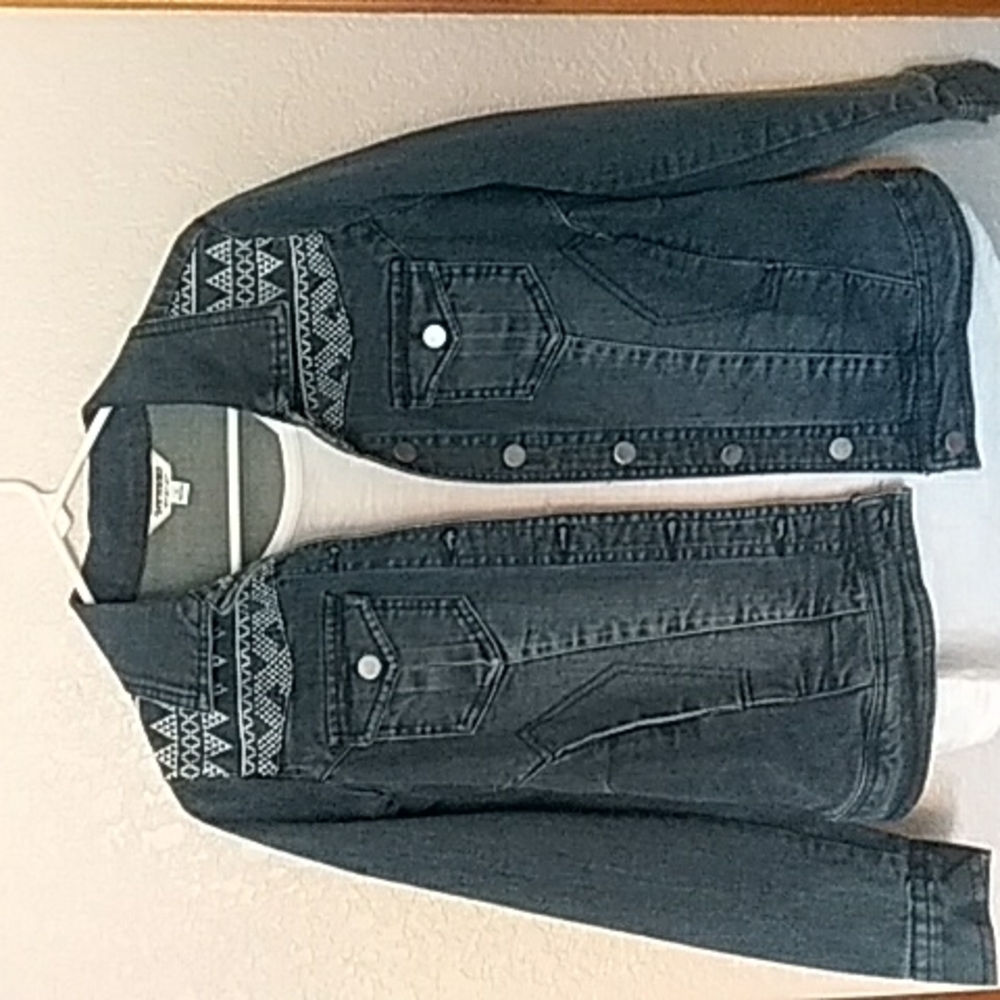Tantrums Embroiderd Jean Jacket S